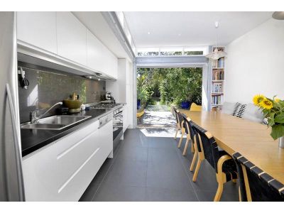 1157 Wonderful Renovated Ter