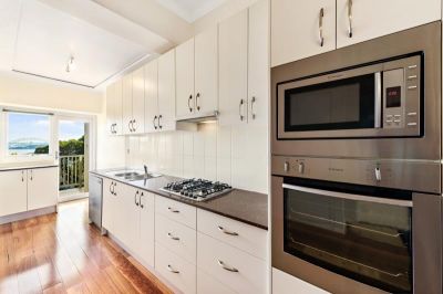 DEPOSIT TAKEN -SPACIOUS HARBOURVIEW APARTMENT