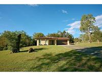 COUNTRY LIVING RIGHT ON THE EDGE OF TOWN - VIEWS TO BUSHLAND AND MOUNTAINS