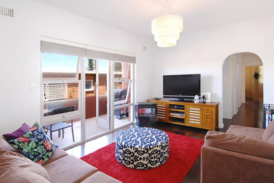 Stylish coastal pad