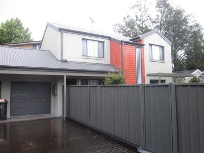 2/32 Churchill Circuit, Hamilton South