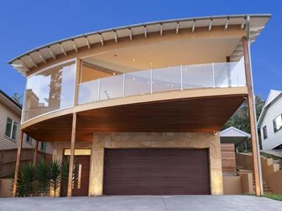 Luxurious Beachfront Residence 