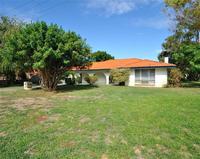 Lovely 3x1 on Massive Corner Block; Close to Beach, Park & School