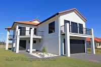 House 15, 5 Chantelle Circuit, Coral Cove