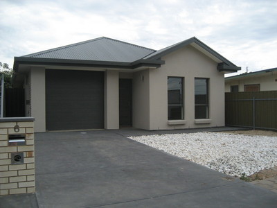 Brand new, carefree living only 8 kms from the city. This modern property includes extensive tiling, storage space and under cover entertaining area.