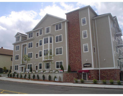 Luxury Condo near the Malden T Station!