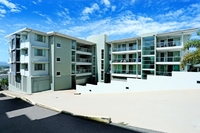 Spectacular views and Convenient City Living – This unit has it all 