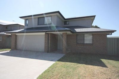 3 Double Story Units In Ideal Denman Location..