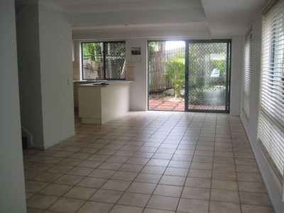 Ashgrove two level town house 3 bed 2 bath courtyard garage