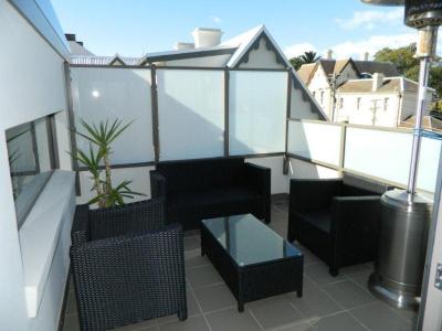 EXECUTIVE ONE BEDROOM LIVING AT IT'S BEST