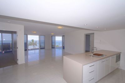 SPECIAL SECOND FLOOR APARTMENT IN SILVERPOINT