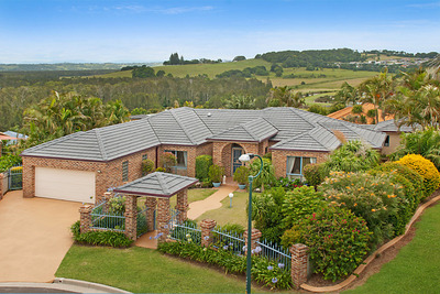 EXPANSIVE PANORAMIC COUNTRY VIEWS