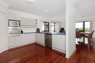16 Greenwood Close, Moggill