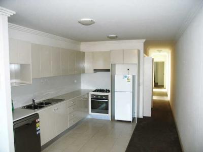 CONVENIENTLY LOCATED 2 BEDROOM