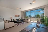 BEACHSIDE LUXURY RETREAT IN THE HEART OF MANLY VILLAGE.