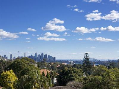 Family Home on with Harbour & City Views