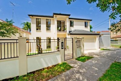 Luxurious 4 bed family home in popular location