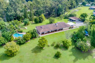 Large Family Home on Rare and Exclusive Acreage