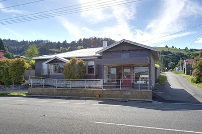 Freehold Shop & Residence