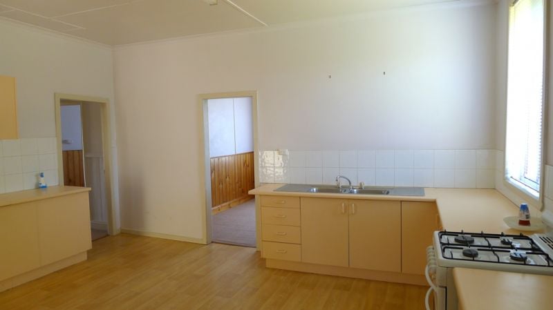 47 Charles Street Wodonga VIC, Wodonga - Thumbnail 2