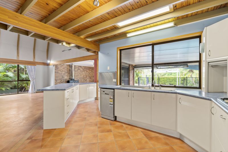 9 Karawatha Drive, Mountain Creek