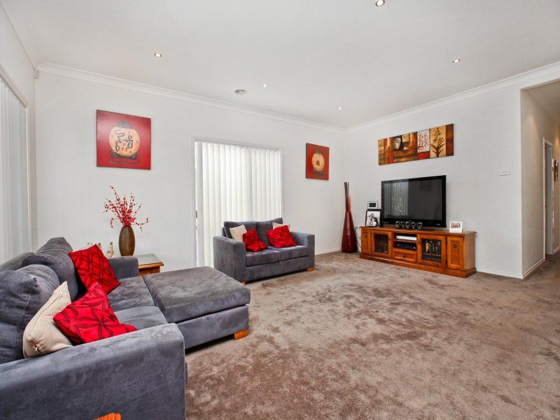 10 Coburn Way, Caroline Springs - Thumbnail 5