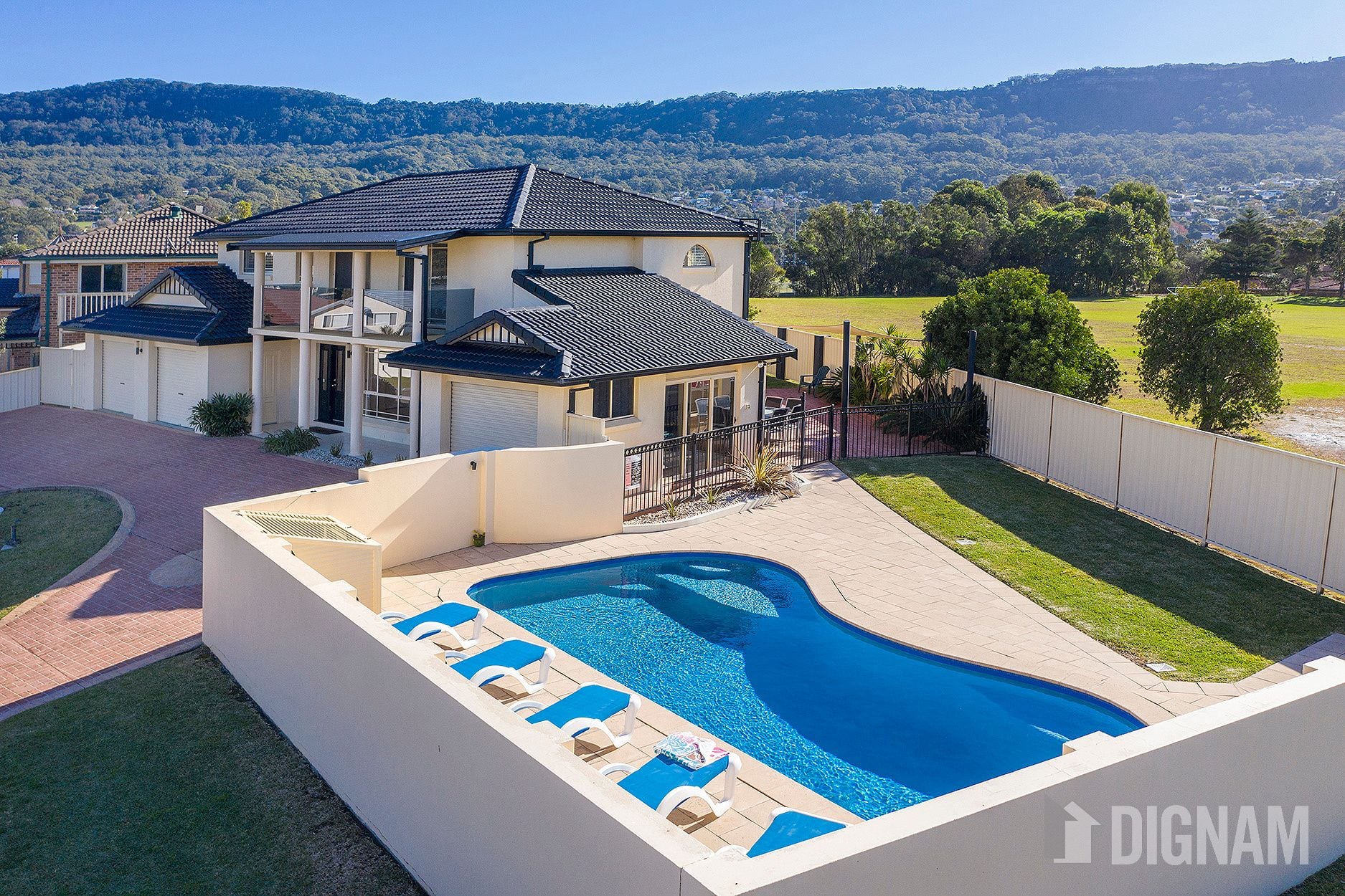 2 Seabreeze Place, Thirroul NSW 2515