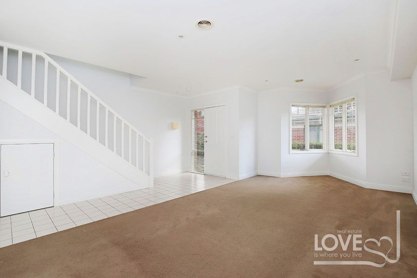 EASY WALK TO ALL AMENITIES   *Insp Thur 3rd Nov @ 4.40pm & Sat 5th Nov @ 11:15am*