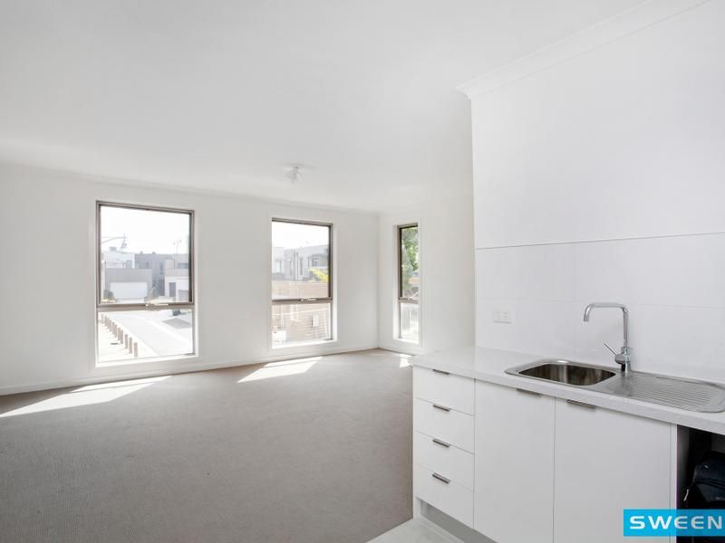 27 Garretty Road, Caroline Springs - Thumbnail 6