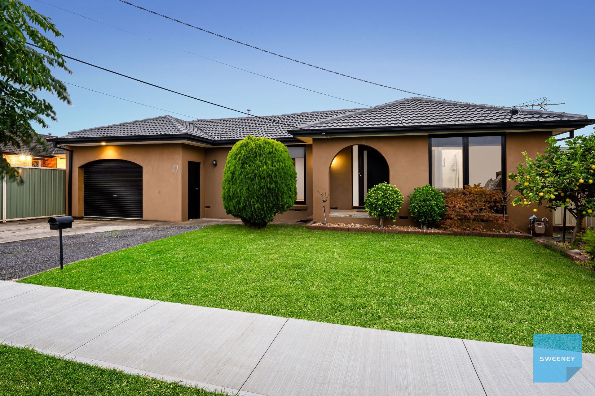 10 Chester Crescent, Deer Park - Thumbnail 2
