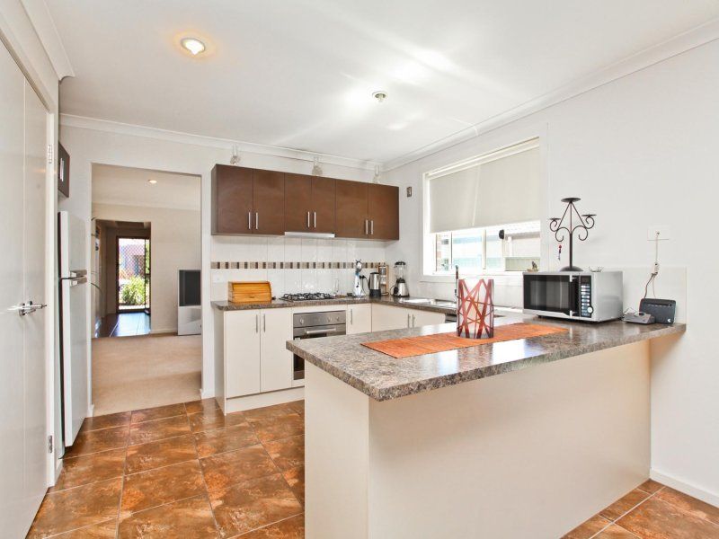 23 Goodenia Way, Caroline Springs - Thumbnail 3