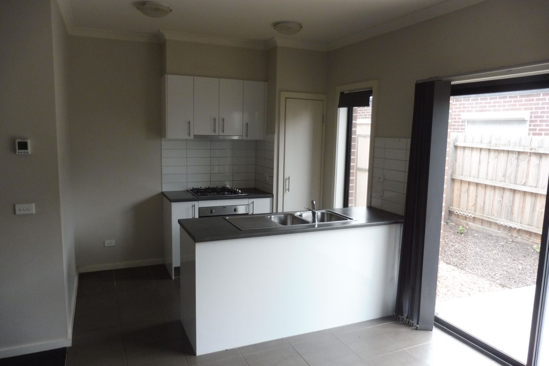 3 BEDROOM TOWNHOUSE.
