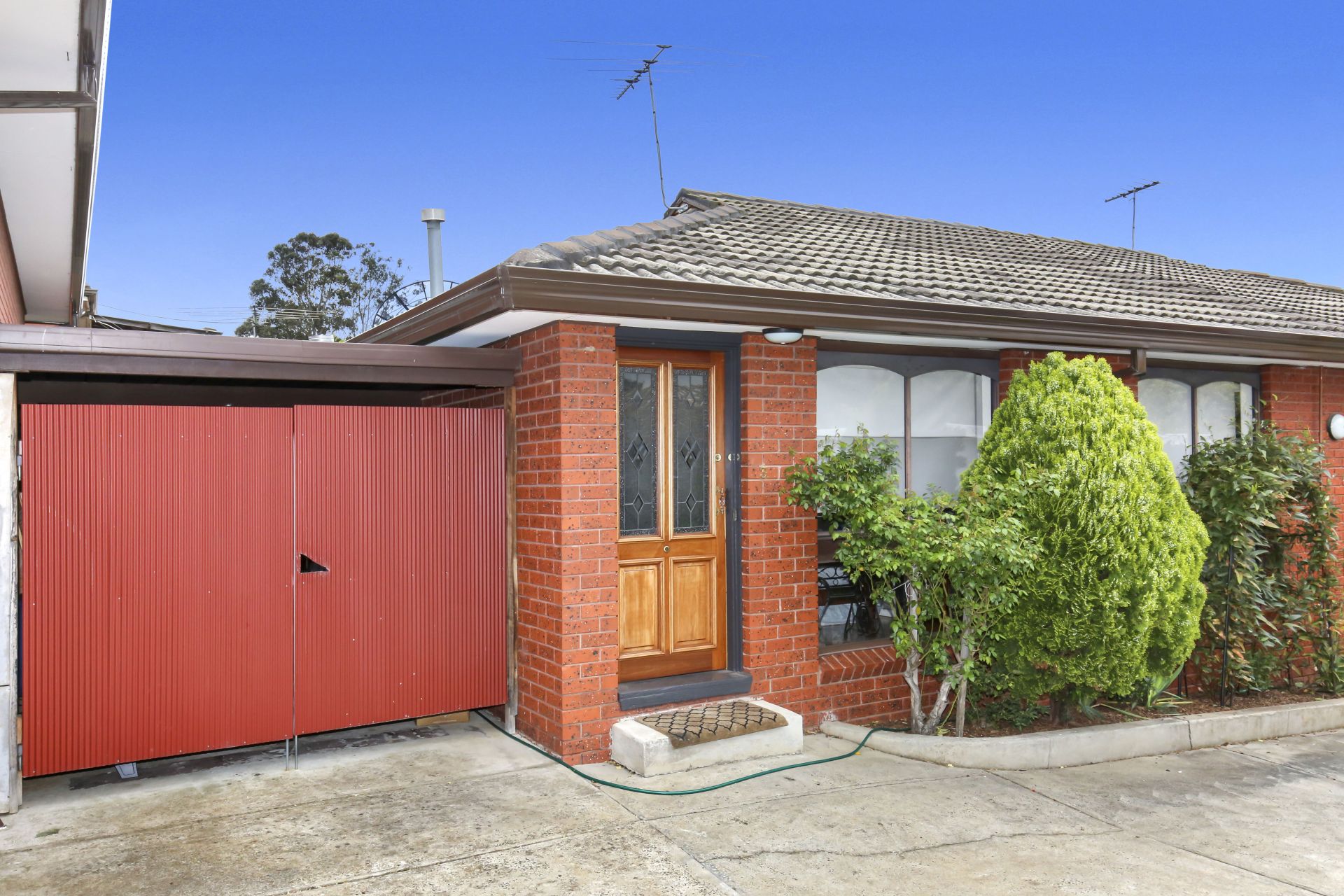 Beautifully presented two bedroom villa style unit
