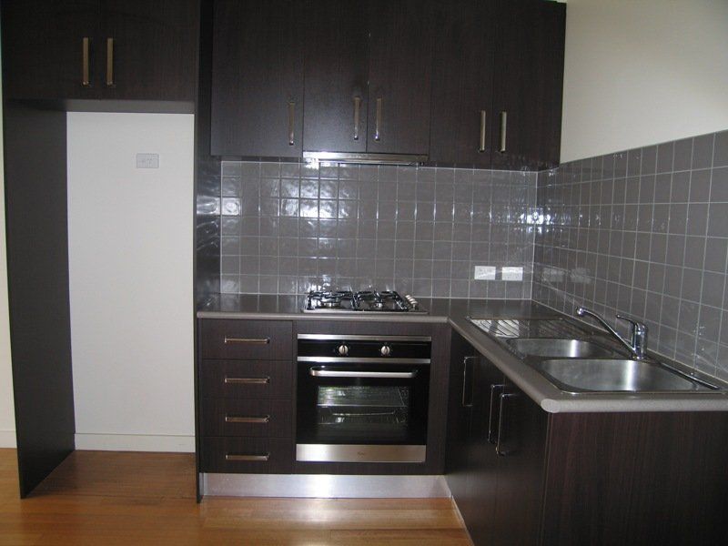 DELIGHTFUL 1 BEDROOM + STUDY!