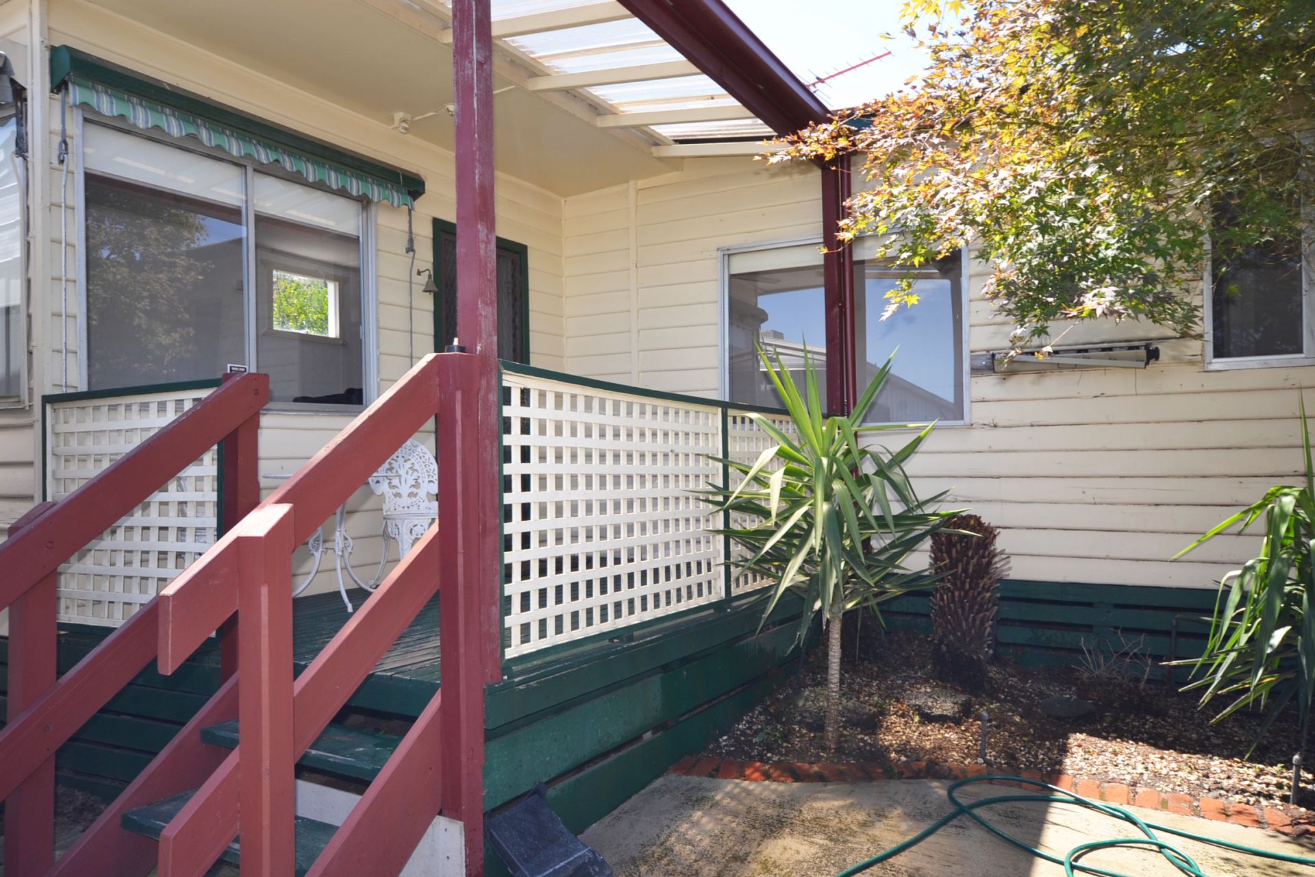 SPACIOUS ONE BEDROOM, SEMI-FURNISHED, INCLUDES UTILITIES
