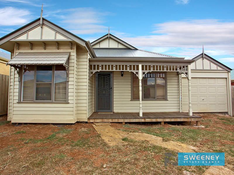 28 Kerford Crescent, Point Cook - Thumbnail 2