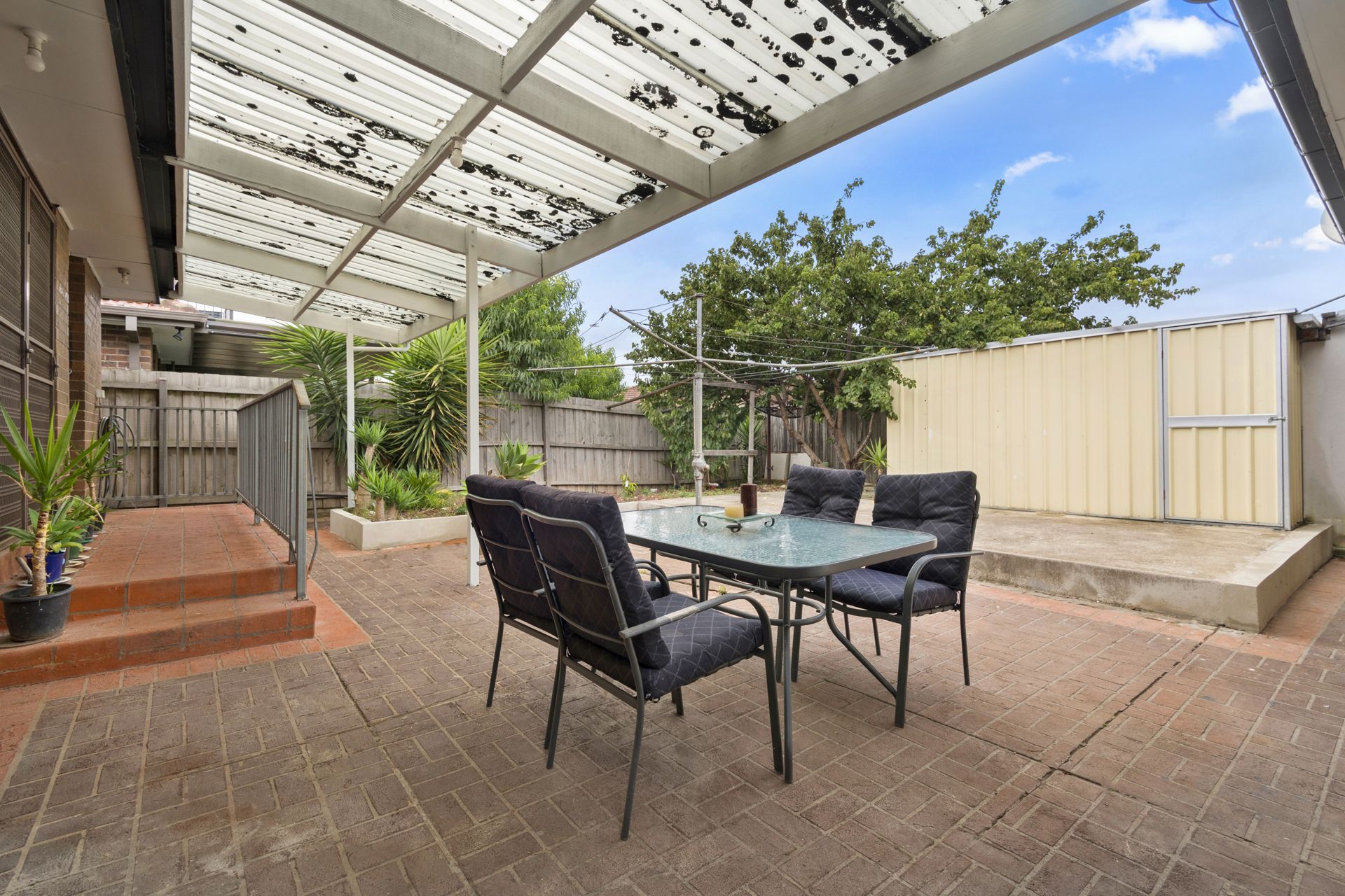 4 BEDROOM FAMILY HOME - SURPRISE PACKAGE