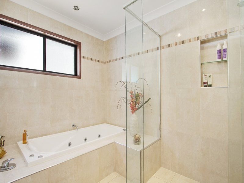 2 Uniacke Drive, BANORA POINT, Banora Point - Thumbnail 8