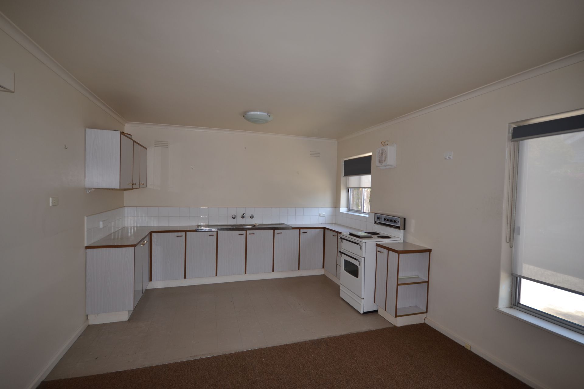 SPACE LIGHT AND COMFORABLE LIVING IN A SUPERB LOCATION