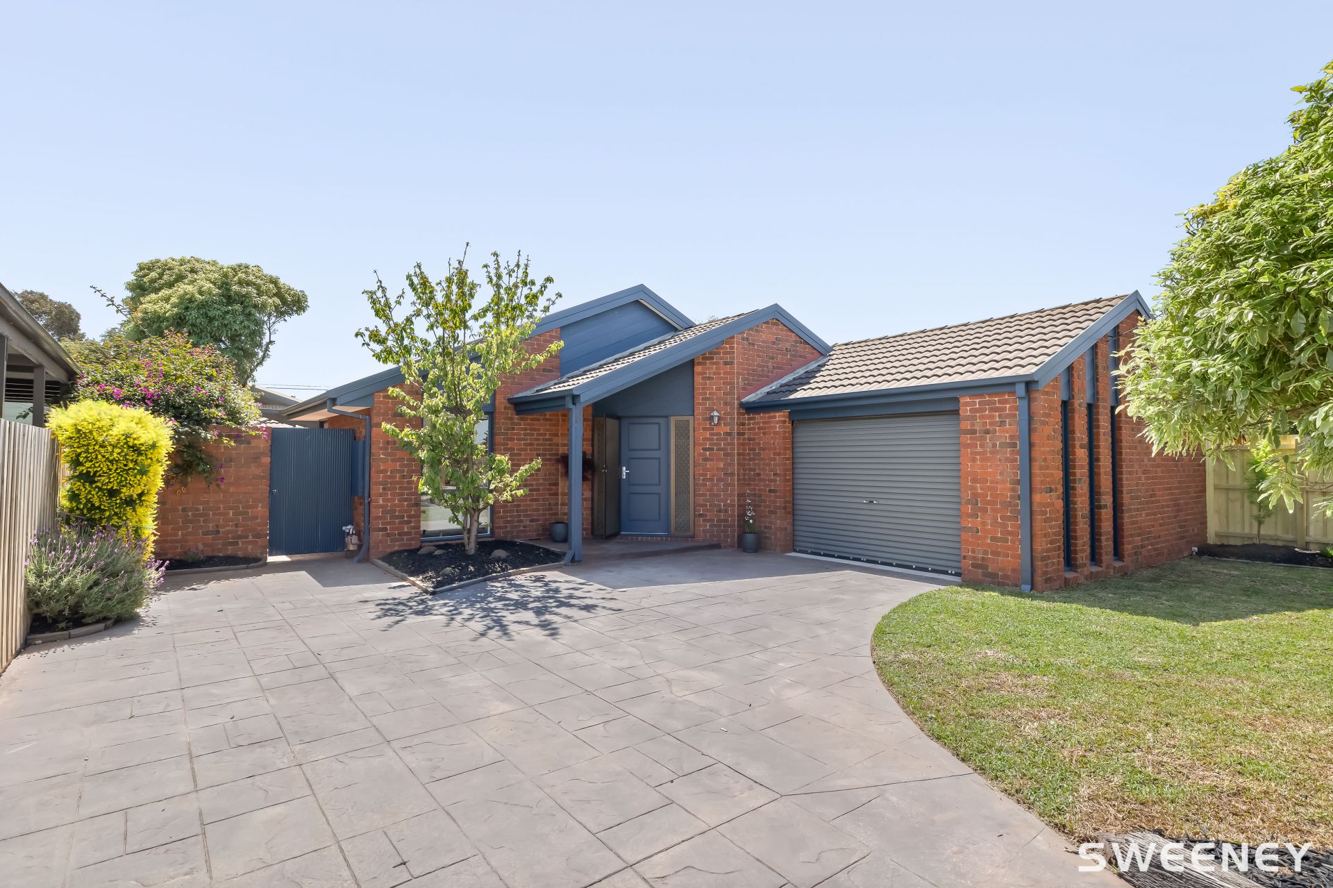 8 Leake Court, Altona Meadows - Thumbnail 2