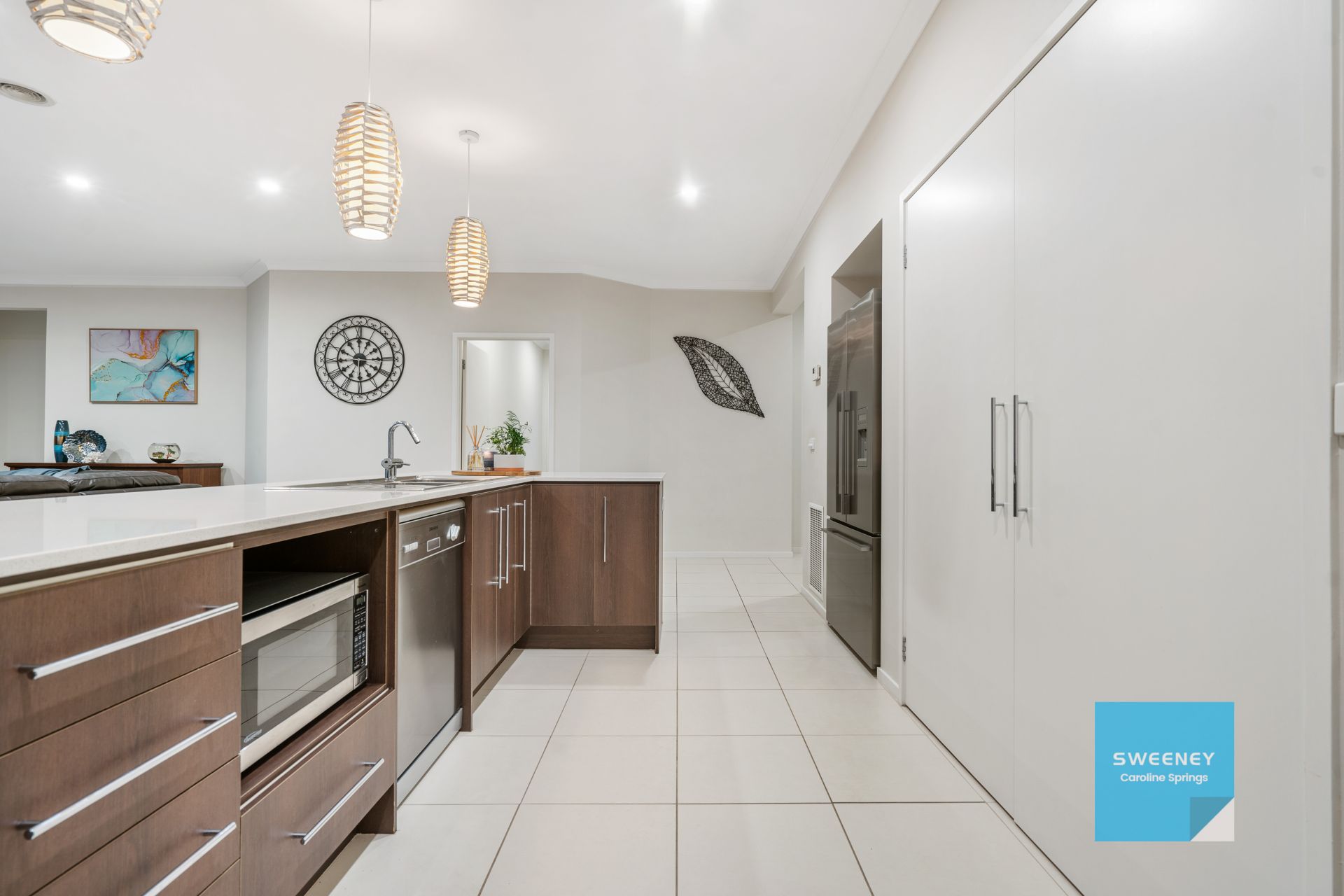 6 Scotsburn Place, CAROLINE SPRINGS Sweeney Estate Agents