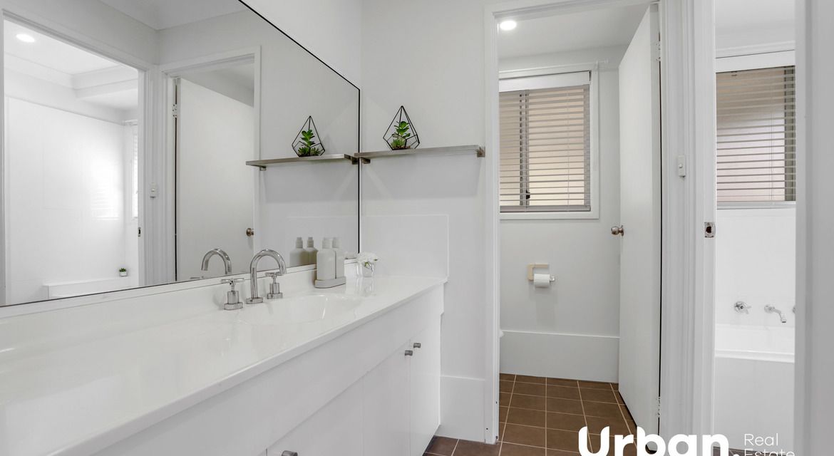 Glenmore Park 9 Friarbird Crescent