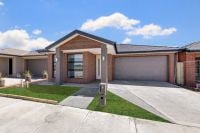8 Criterion Way, Cranbourne East VIC