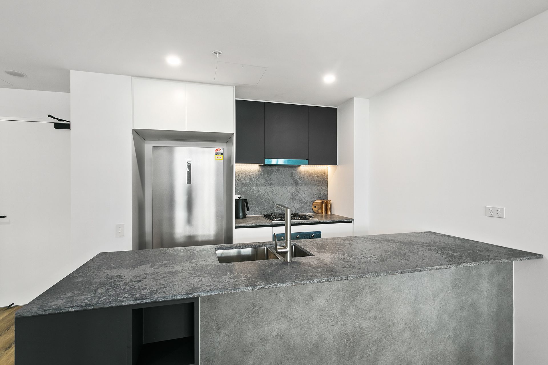 304/58 Regent Street Kogarah NSW, Kogarah - Thumbnail 2