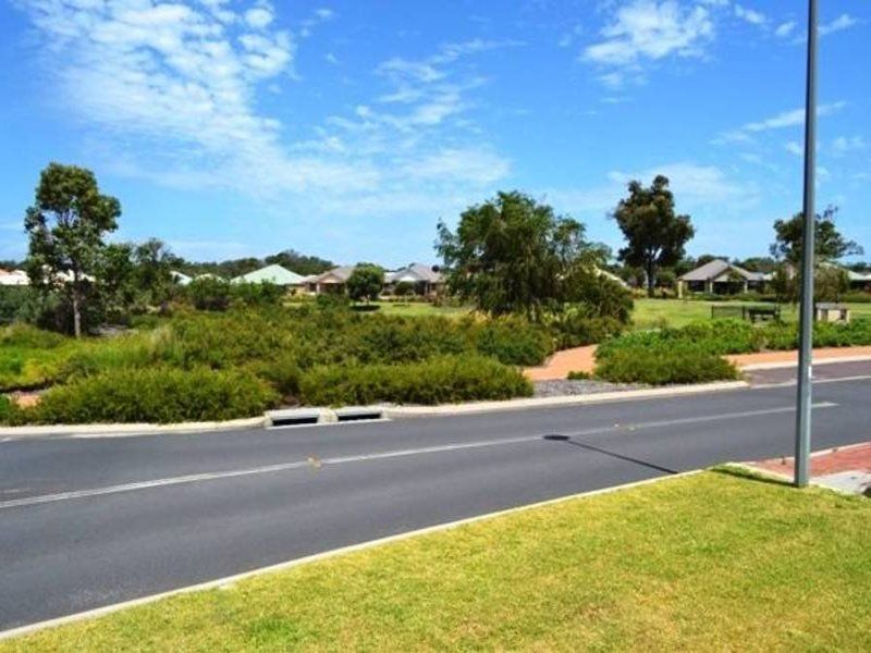 Real Estate For Sale 2 Isdell Gardens Eaton , WA
