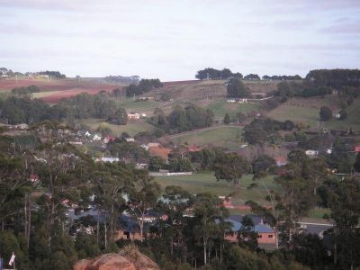 17 Tomarah Crescent, DEVONPORT, Devonport - Thumbnail 2