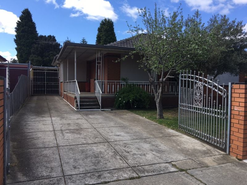 30 Festival Grove, Lalor