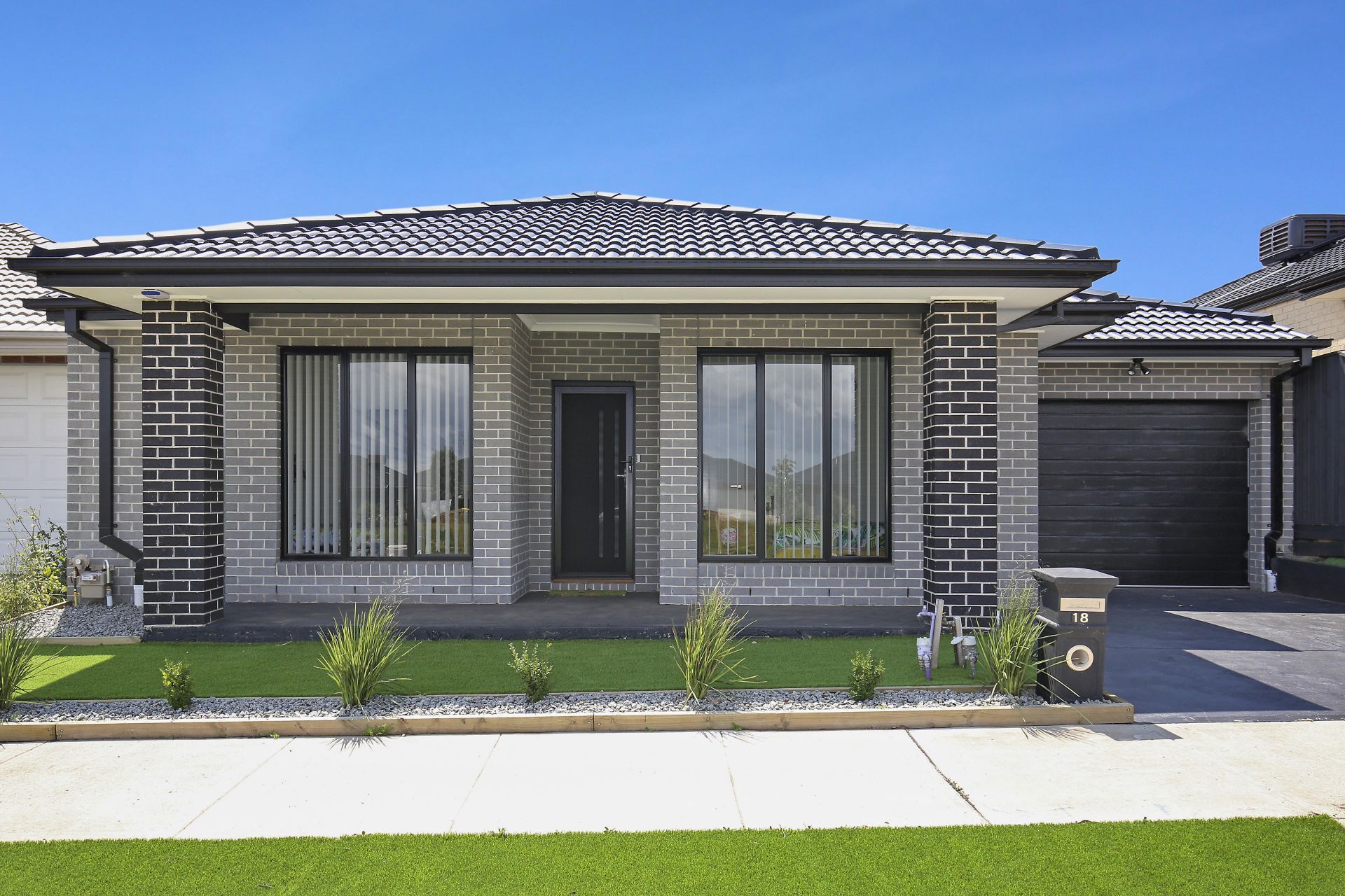 STYLISH MODERN LIVING