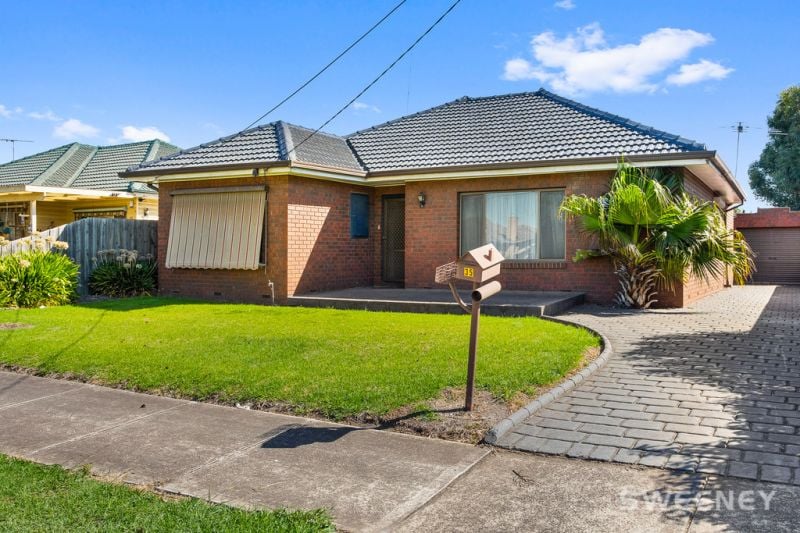 35 Amaranth Avenue, Altona North - Thumbnail 2