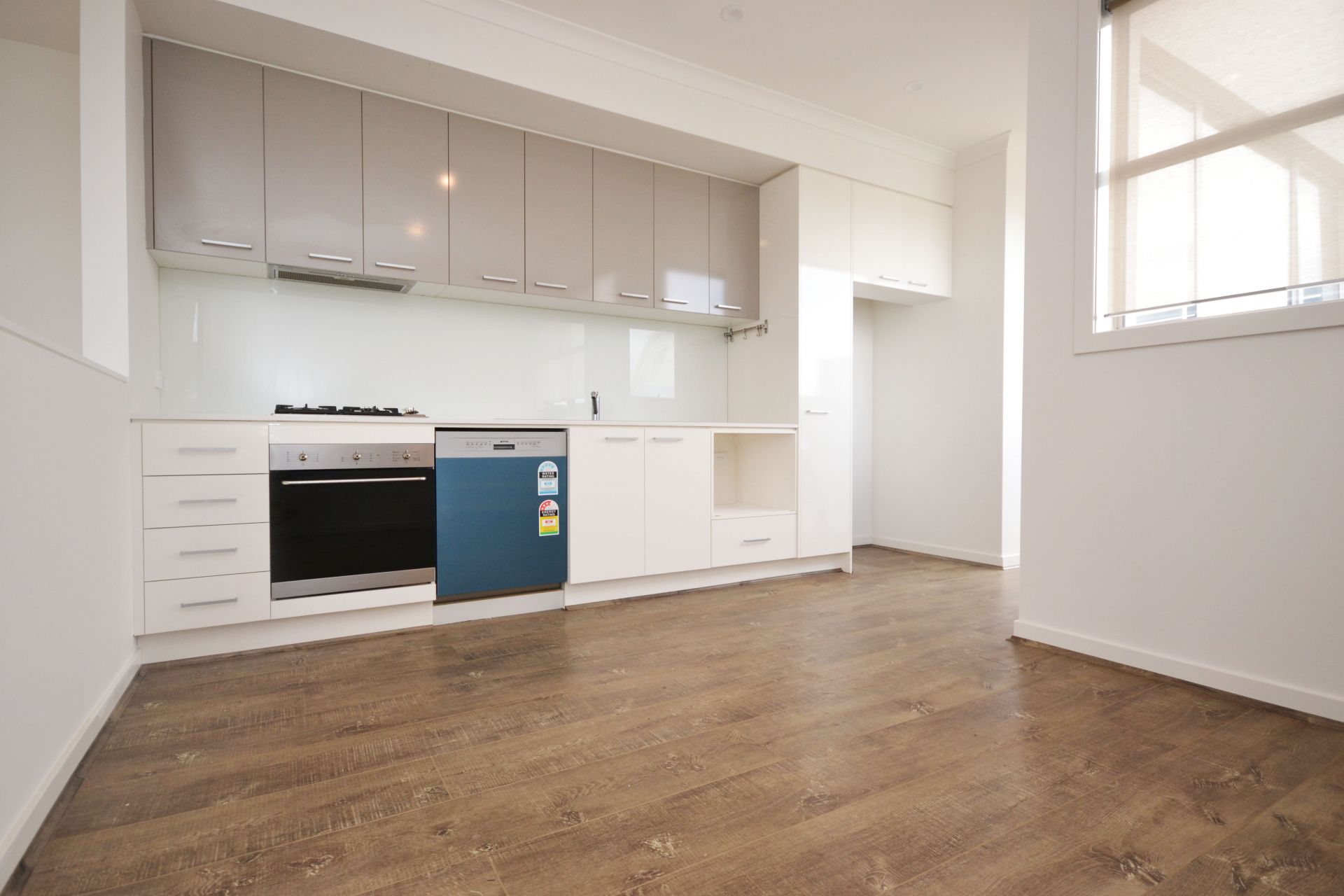 CONTEMPORARY DELIGHT IN COBURG HILL